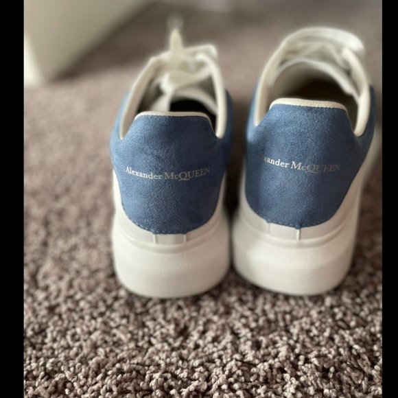 Alexander Mcqueens Powder blue